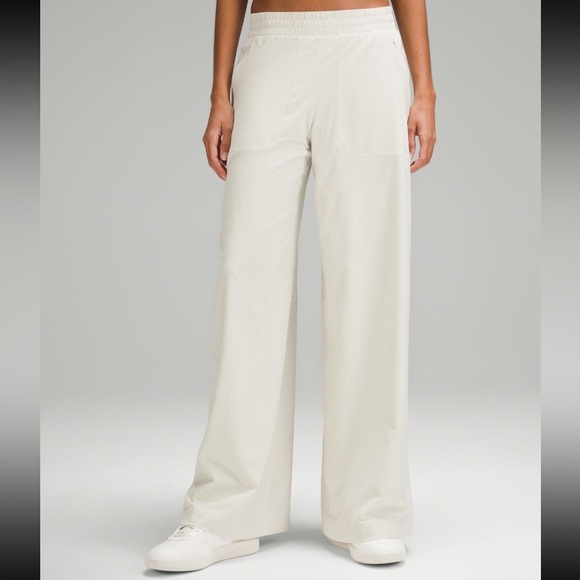 NWT Lululemon Swift Mid Rise Wide Leg Pant lined color Bone size 8 - Picture 1 of 11